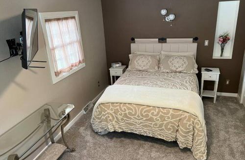 Iron Mountain Villa | Quiet, Upscale 3 bedroom close to town
