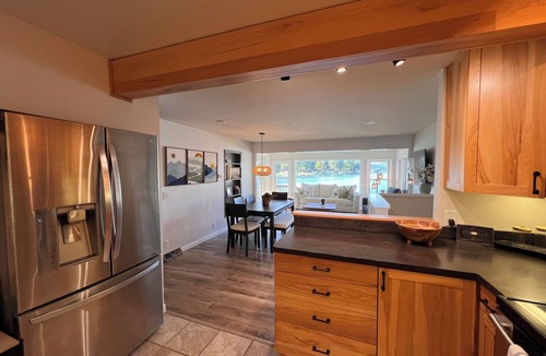 South Gull Lake Cottage | Rare Gull Lake lakefront, 2 bdrm with boat rental option