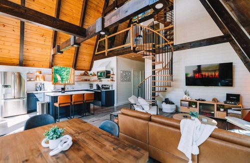Campton Cabin | Red River Gorge A-Frame w/Hot Tub + Deck Views