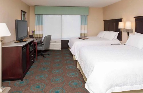 South Bend Hotel | Relax in 3 Rooms with Full Kitchen – Ideal for Business Travelers