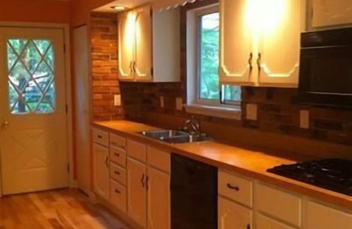 Mayfield House | Relax On a Private Lake! Minutes from Traverse City