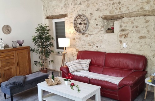 Les Roches-l'Eveque House | Relaxation on the banks of the Loir, Gite1