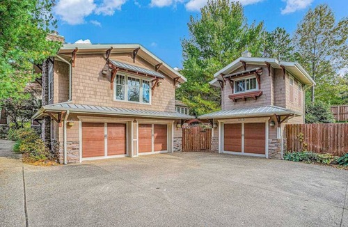 Stevensville House | Relaxing home with private pool, hot tub, game room, & fireplace