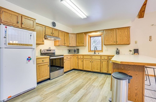 Hulbert Township House | Remote & Peaceful Getaway w/Games in Eckerman