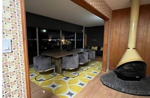San Bernardino House | Retro Hilltop Villa