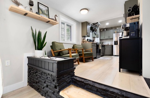Niles House | River house-english cottage on 3 acres surrounded by nature