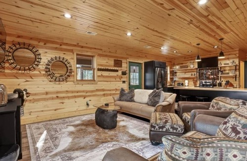 Newaygo Cabin | Rivers Edge Retreat-Hot Tub, Game Room, River View