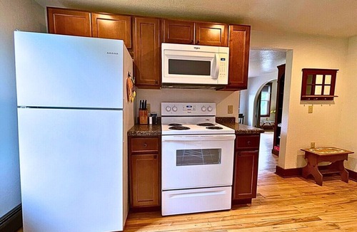Phillips Apartment | Rock Garden Rental next to Wisconsin Concrete Park