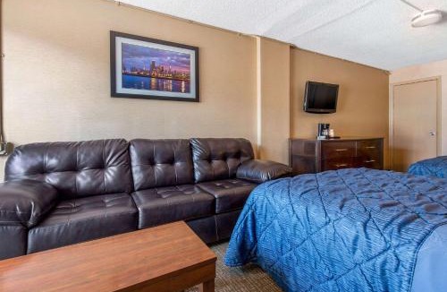 Peterson Park Hotel | Rodeway Inn Chicago North Shore - Lincolnwood