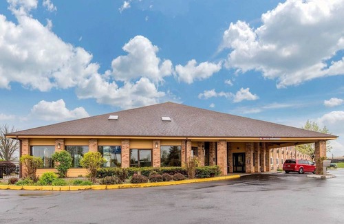 Coopersville Hotel | Rodeway Inn Coopersville