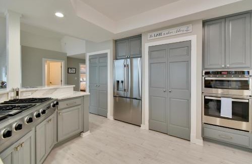 Traverse City House | Rooftop Deck, Bay Views! Traverse City Penthouse
