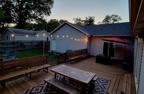 Town of Pines House | Roomy and Cozy 3bd 2ba just mins from Indiana Dunes