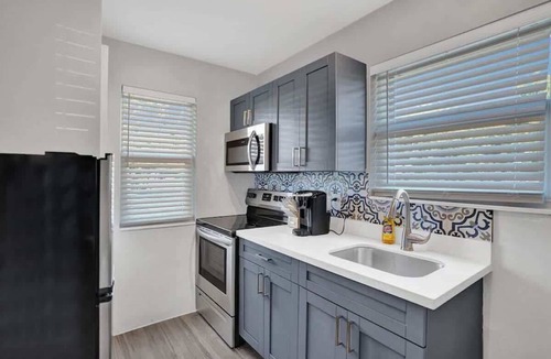 Poinciana Park Apartment | Rustic 1BR Apt in FTL with Kitchen & Pool