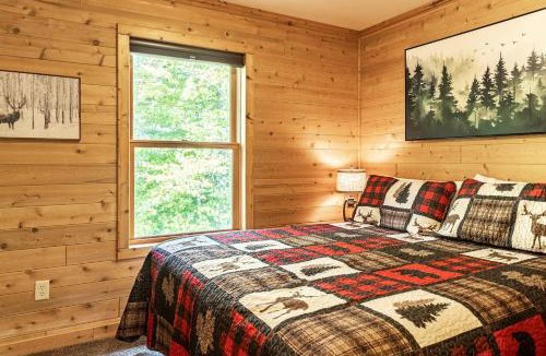 Grand Marais House | Rustic Cabin Retreat with Firepit & Aurora Skies in Grand Marais, Michigan