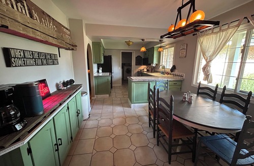 Brighton House | Rustic Luxe 4BR 2.5 Bath 1.5 Acres, in Heart of Brighton – Entire Spacious Home