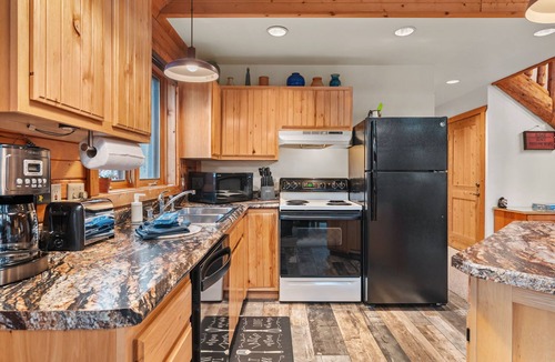 Merrimac House | Rustic Ridge Cabin 102 - Private Woodland Retreat near Devil's Lake State Park