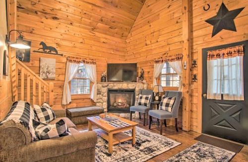 Oceana County House | Rustic Rothbury Cabin w/Resort Amenity Access!