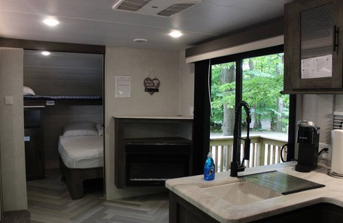 Empire RV Rental | RV Rental #6 Sleeps 6 people