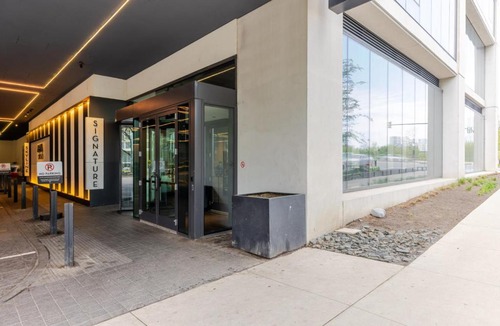 South Loop Apartment | S Loop 2BR w Pool Gym Spa nr Grant Park CHI-740
