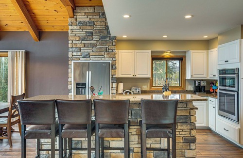 Stambaugh House | Sauna & Pool Table: Family Home on Lake Chicagon