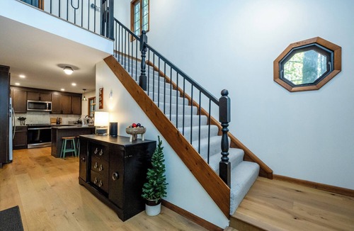 Shorewood-Tower Hills-Harbert House | Sawyer Beauty Close To Everything!