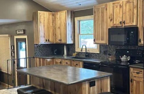 Mecosta House | School Section Lake Cozy Cabin