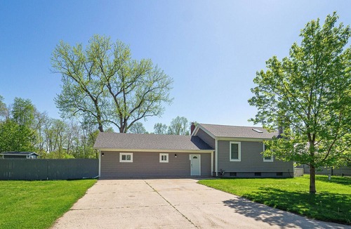 Three Oaks House | Schoolhouse - 4- Bedroom - King Bed, Game Room, Large Fenced Yard - Dog Friendly