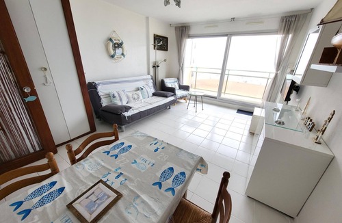 Les Sables d'Olonne Apartment | Seafront Studio with Balcony, Reserved Parking, and Stunning Views