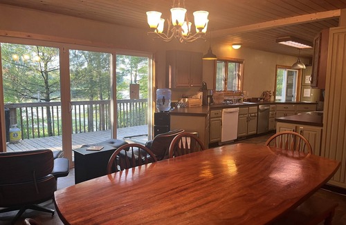 Hastings House | Secluded family-friendly lake house in the woods