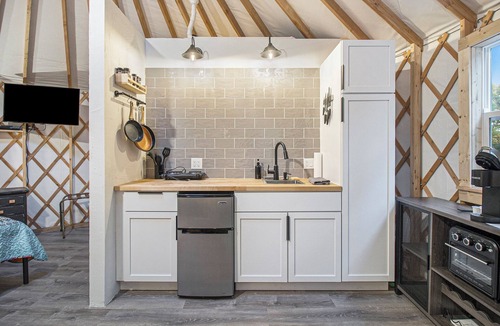 Sears Cabin | Secluded Luxury Glamping Compound - Wood-Fired Tub