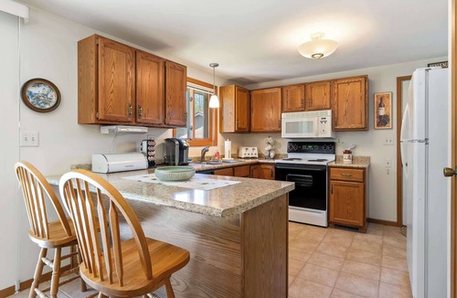 Ellison Bay House | Secluded Northern Door Cabin | Trails + Fire Pit