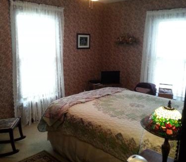 Saugatuck Bed & Breakfast | Serendipity Bed and Breakfast