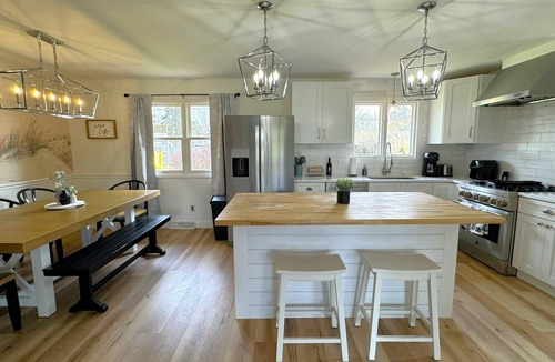 Stevensville House | Serene home POOL OPEN JUNE 1 large fenced yard