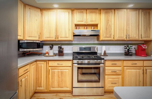 Pellston House | Serene Summer Escape, 6bd, game room, near Mackinaw and Harbor Springs!