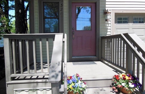 South Haven House | Shady Pines - Walk To South Beach & Downtown
