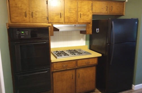 Muncie House | short walk to Ball State University Campus - Quiet Neighborhood