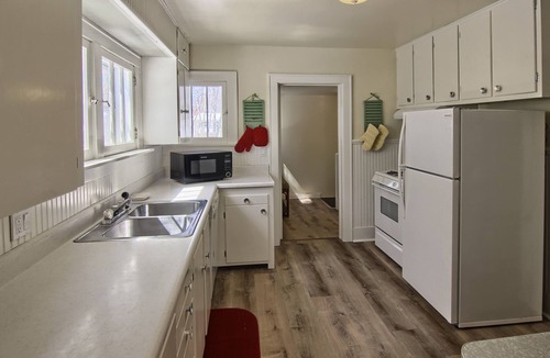 Charlevoix House | Short walk to Downtown and beaches. Winter skiing a short 30-minute drive away.