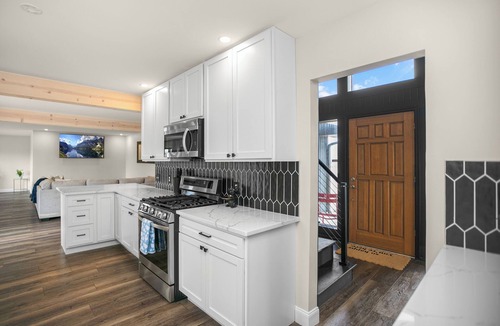 Simonton Lake House | Simonton Lake house with Pontoon, Kayaks, Ping Pong, Fire Pit, + Outdoor Darts