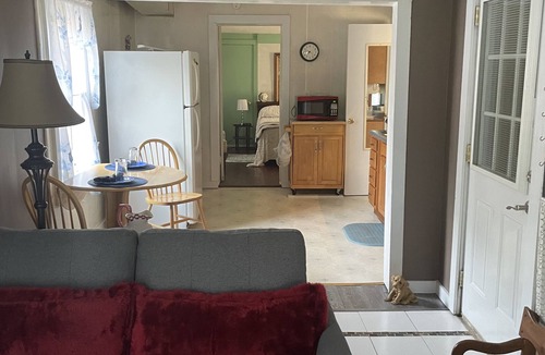 Jonesville Apartment | Single bedroom upstairs apartment close to Hillsdale College