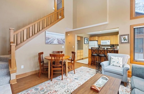 Boyne Falls Condo | Ski Lodge at Boyne Mountain! Sleeps 18, perfect for families/large groups