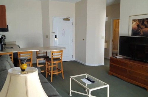 Mishawaka Villa | South Bend | Tailgate HQ | Pool + Hot Tub