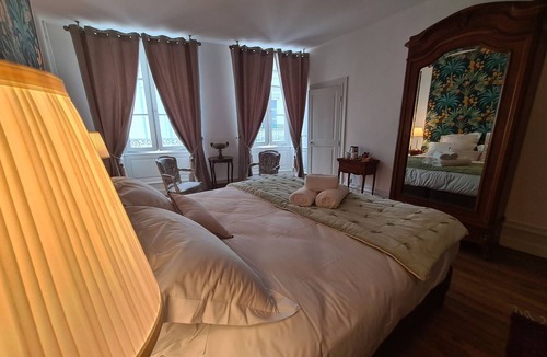 Chateauroux Bed & Breakfast | Spacieuse Chambre avec Lit King-Size, Salle d'Eau Privative et Petit-Déjeuner Inclus