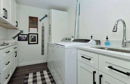 Lake Geneva House | Spacious 14 Guest Home in Lake Geneva – Downtown Getaway