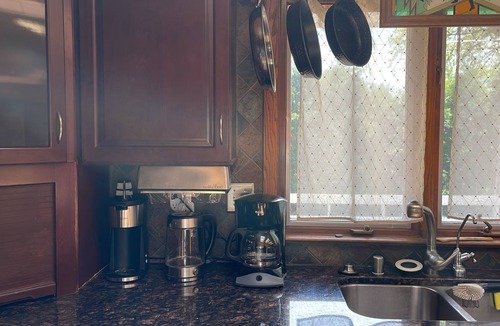 Glendale House | Spacious 4+2 bedroom 9 beds house with dedicated office, loft, and jacuzzi