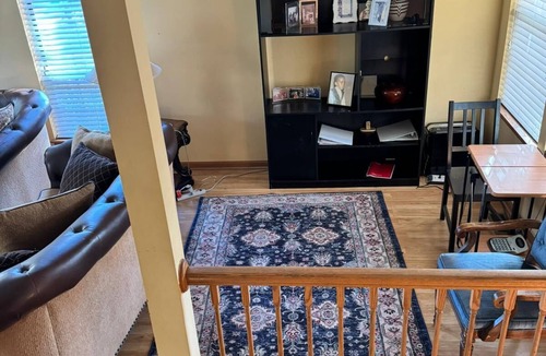 Bloomingdale House | Spacious 4-bedroom townhome with fitness room, WiFi in awesome Hanover Park