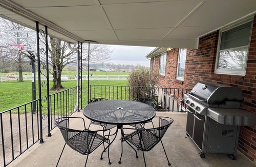 Shelbyville House | Spacious 4-bedroom house Shelbyville 1 mile from I-64