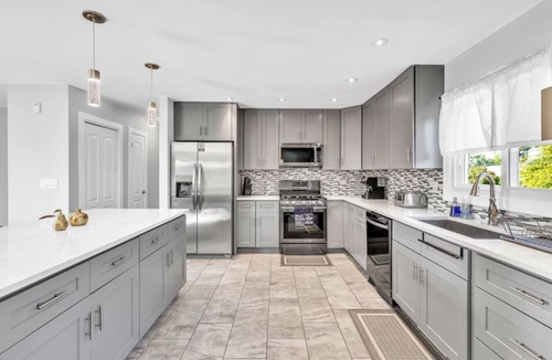 Bensenville House | Spacious 4BR Home Near O’Hare | Mid-Term Friendly
