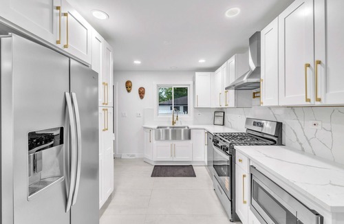 Downers Grove House | Spacious 5-bedroom house in beautiful Downers Grove
