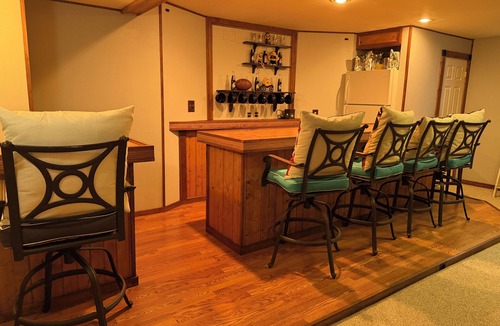 Waterford House | Spacious 5-bedroom house with WiFi and AC in charming Waterford close to water.
