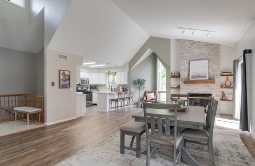 Canadian Lakes House | Spacious 5-bedroom lake house with private beach and lots of amenities.